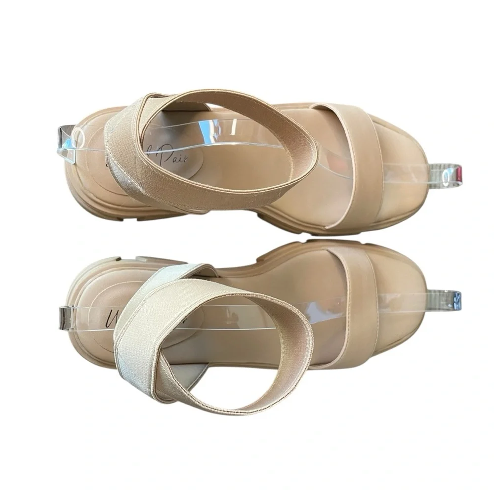 Wild‎ Pair Women's Beige Chunky Sandals NIB